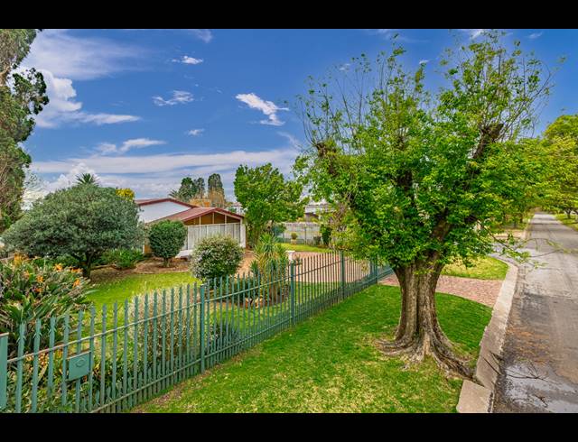 3 BEDROOM HOUSE FOR SALE IN BRENTHURST